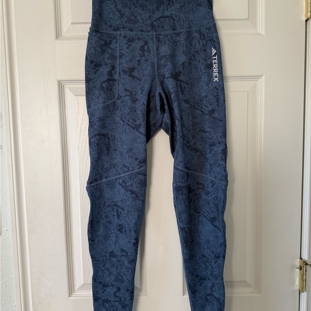 NWT Women’s adidas TERREX MULTI ALLOVER PRINT leggings - Picture 4 of 7